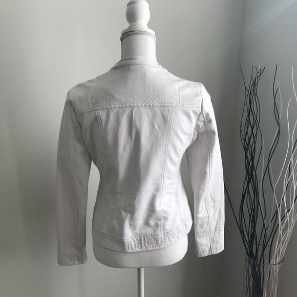 EUC Guess White Pleather Moto style jacket - Picture 3 of 5